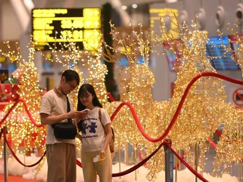 Điểm check-in mới toanh mùa Giáng sinh ở nhà ga hiện đại nhất Việt Nam