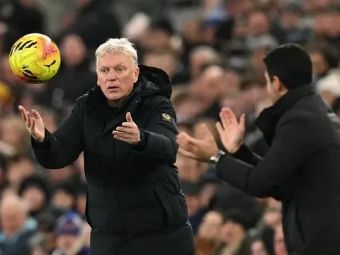 Quyết định gây tranh cãi của VAR khiến Everton ôm hận trước Arsenal