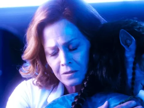 Lần đầu có sao nữ U80 "cưa sừng" đóng cô bé 14 tuổi, ai ngờ được cả thế giới tung hô không ngớt