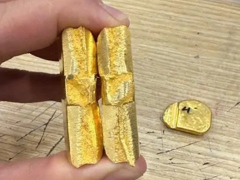 Vàng giả độn vonfram tái xuất, khó phân biệt bằng mắt thường