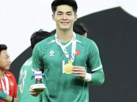 Thủ môn U22 Việt Nam Trần Trung Kiên gây sốt ở Thái Lan, được bình chọn đẹp trai nhất SEA Games