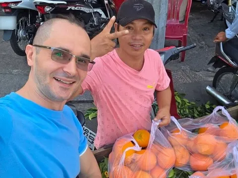 Khách Tây nằng nặc mua hết xe chở cam có biển 37, đòi bán lại giá gấp đôi vì lý do không ai ngờ tới