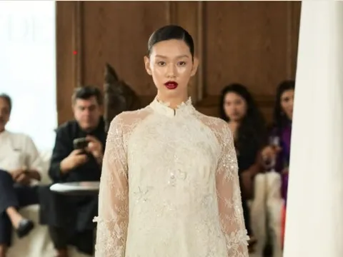 Một thương hiệu vừa "trình làng" BST có loạt mẫu áo dài ấn tượng, thêu tay và đính kết thủ công từng chi tiết