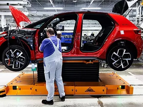 EU bỏ lệnh cấm 100% xe động cơ đốt trong, đưa ra yêu cầu thay thế