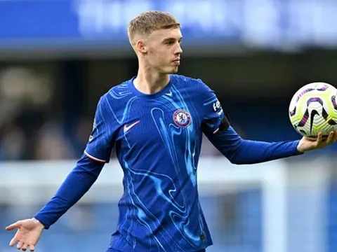 Cole Palmer gây tranh cãi khi ẵm giải Cầu thủ xuất sắc nhất nước Anh