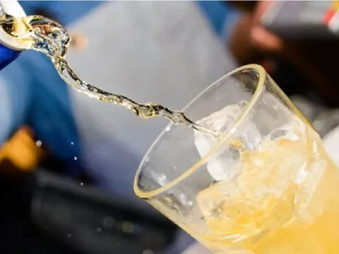 3 đồ uống âm thầm "tàn phá" não bộ: Nhiều người trẻ đang vô tư uống hằng ngày