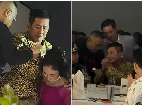 Đám cưới con trai: Tấn Beo được đồng nghiệp bế lên sân khấu, xúc động bật khóc