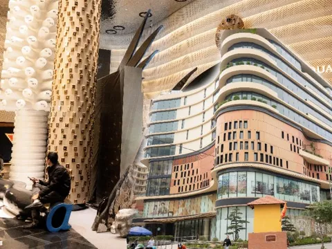 Ngày đầu tiên hoạt động, TTTM Hanoi Centre dù chưa mở hết gian hàng vẫn được đặt nhiều kỳ vọng