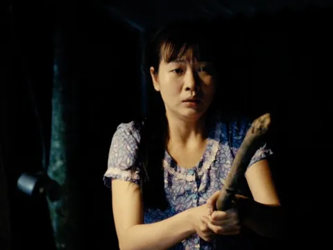 Nữ diễn viên Việt đóng 3 phim đầu tay đã cán mốc gần 1000 tỷ, cất 1 câu hát cũng khiến cả nước cuống cuồng