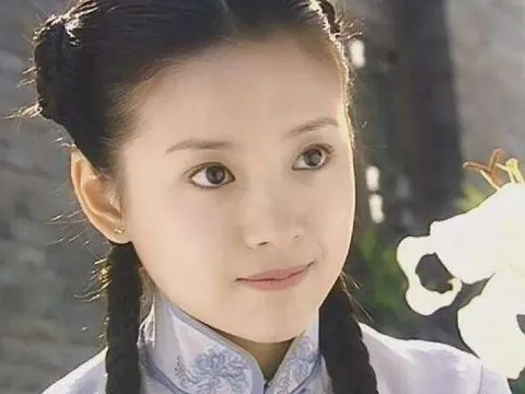 "Bạch nguyệt quang" showbiz không trả nổi học phí 3,7 tỷ đồng hằng năm cho con trai