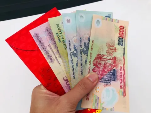 Những ai sẽ được tặng quà tiền mặt 400.000 đồng ngay trong tuần này?