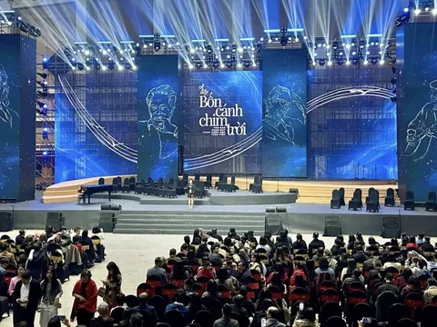 Vụ đêm nhạc ở Hà Nội bị hủy, khán giả lấy lại tiền thế nào?