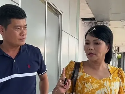 Nữ NSƯT từ Mỹ về bị ông trùm Điền Quân Khương Dừa bắt nộp phạt 5 triệu đồng