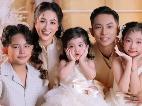 Nhà Khánh Thi - Phan Hiển toàn cực phẩm: Bộ ảnh đầu năm xịn xò, visual 3 "cậu ấm câu chiêu" hot hơn bố mẹ!