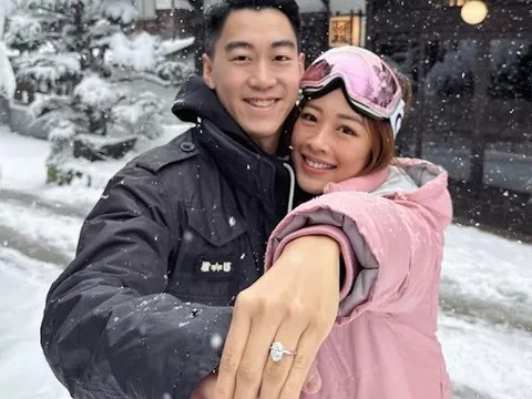 Á hậu giàu nhất showbiz được bạn trai doanh nhân ngành tài chính cầu hôn, trao nhẫn kim cương khủng