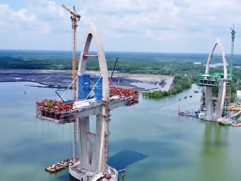 Cây cầu gần 5.000 tỷ đồng nối hai tỉnh giàu bậc nhất Việt Nam sẽ hợp long trong năm nay