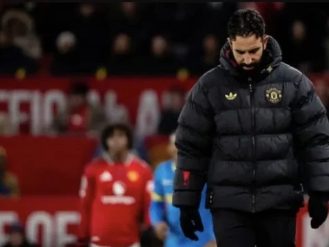 Man United sa thải Ruben Amorim sau 14 tháng