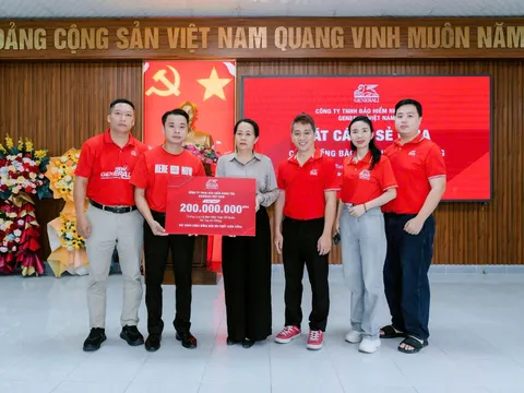 Generali Việt Nam trực tiếp trao tặng hơn 1,2 tỷ đồng hỗ trợ người dân tái thiết cuộc sống sau bão lũ